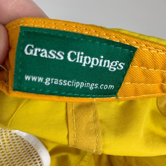 Grass Clippings Stay Grassy Mens Yellow Golfer Snapback Hat New - Picture 5 of 5